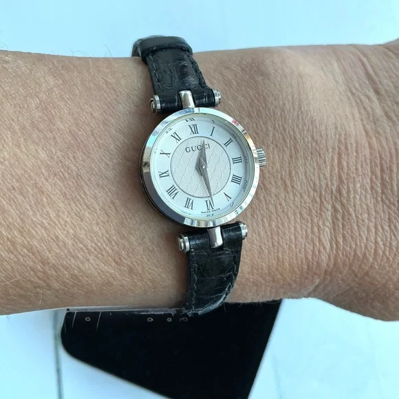 Ladies GUCCI watch💖LOVELY💖 - Picture 5 of 11